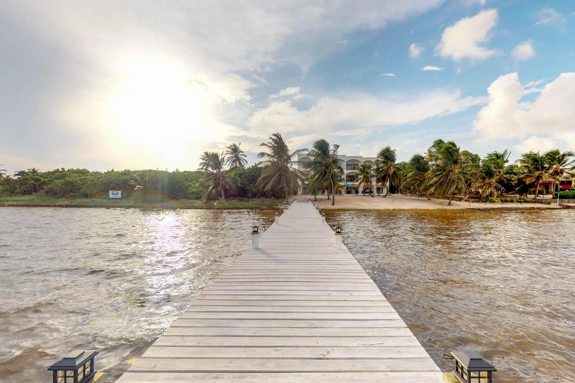 Blue Water Beach Villas San Pedro  Rom bilde