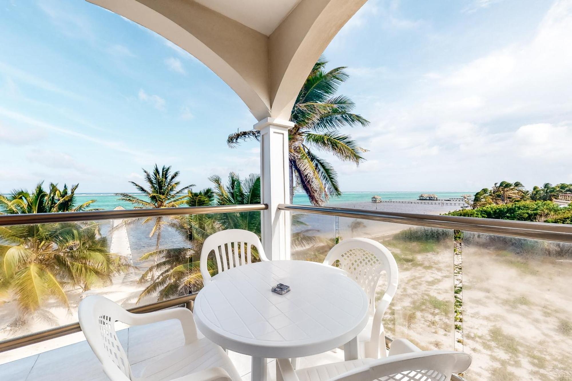 Blue Water Beach Villas San Pedro  Rom bilde