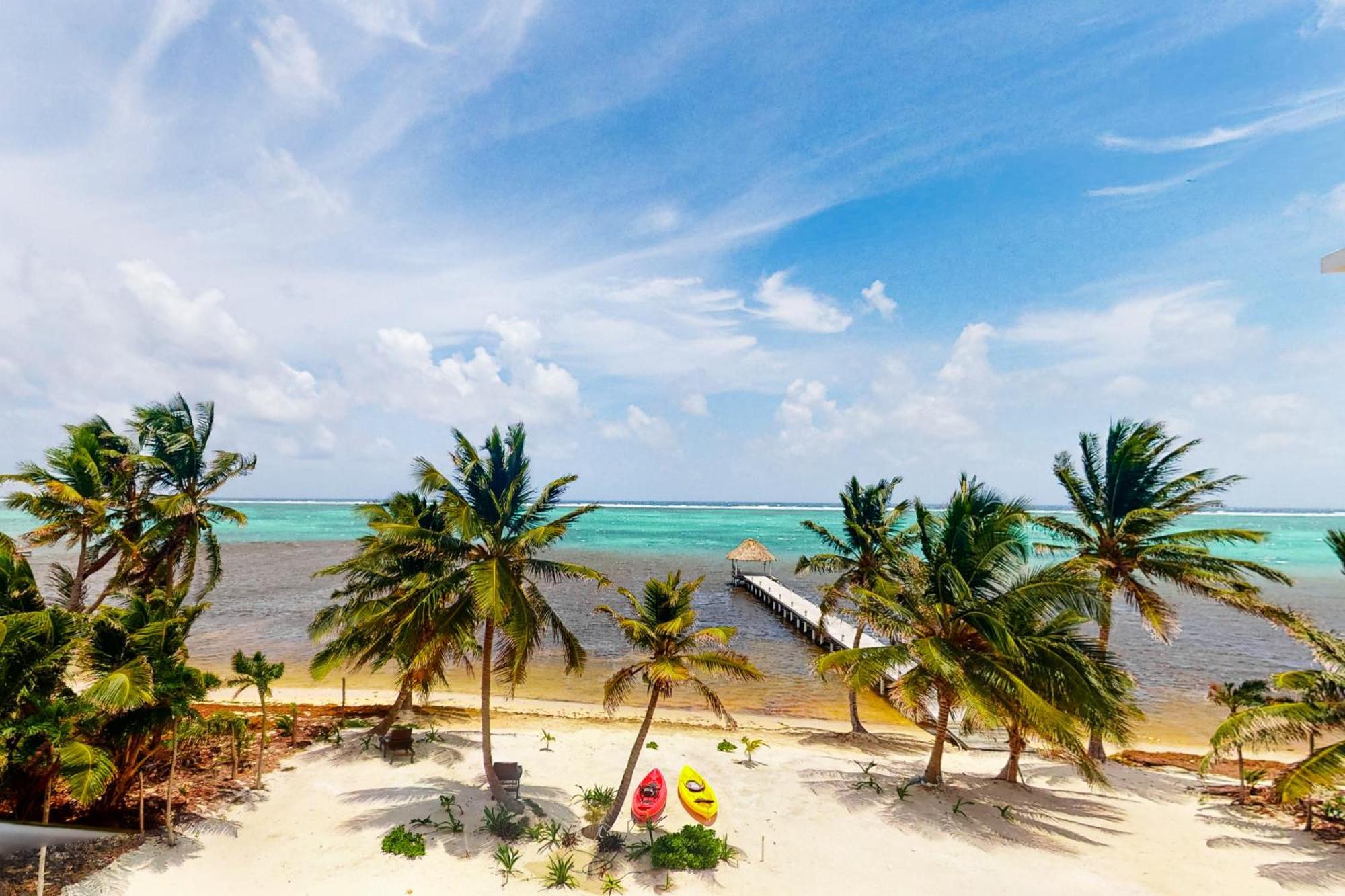 Blue Water Beach Villas San Pedro  Rom bilde