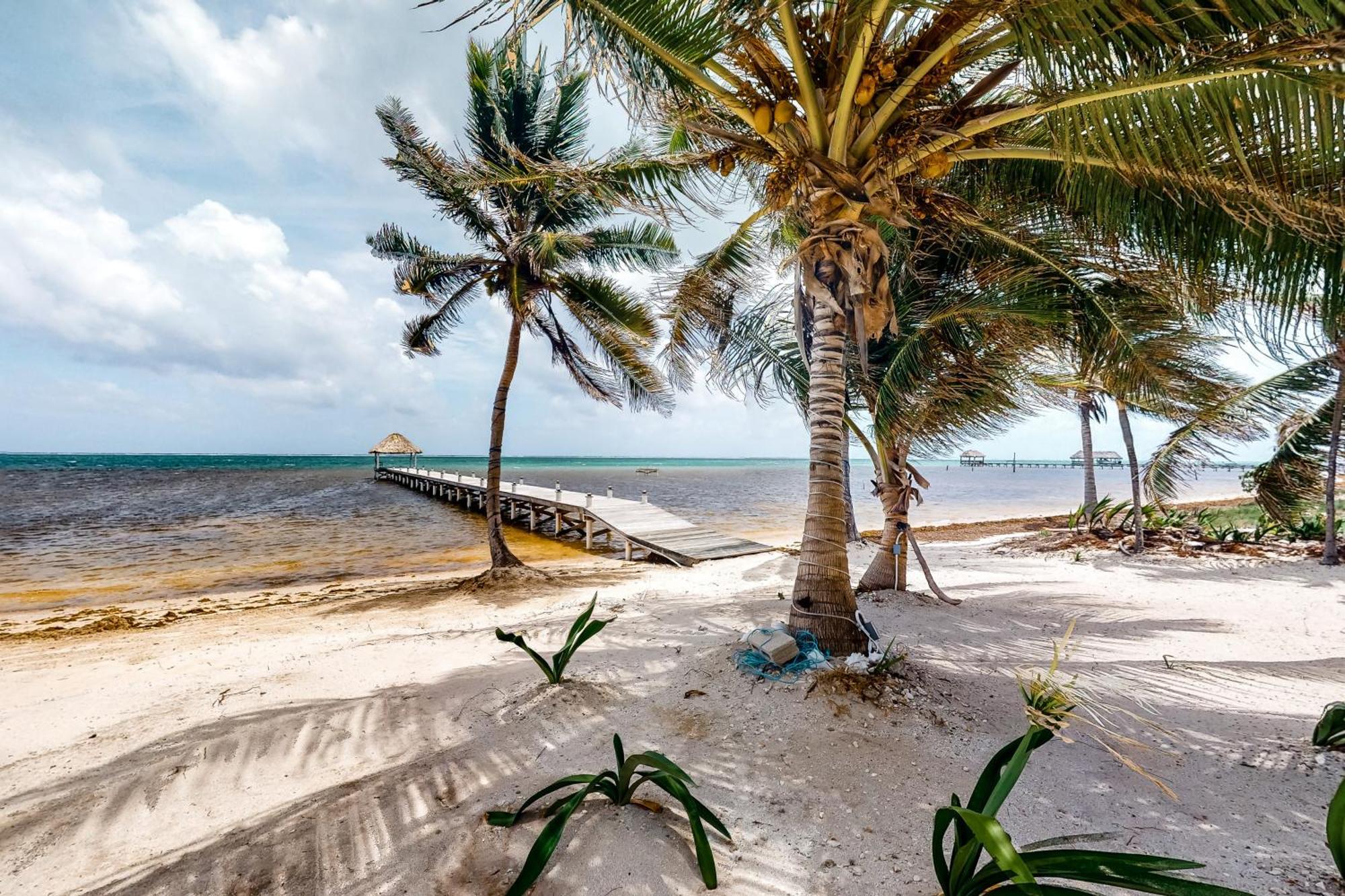 Blue Water Beach Villas San Pedro  Rom bilde