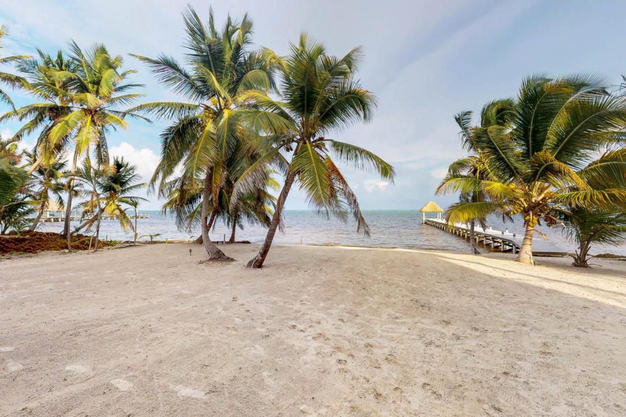 Blue Water Beach Villas San Pedro  Eksteriør bilde