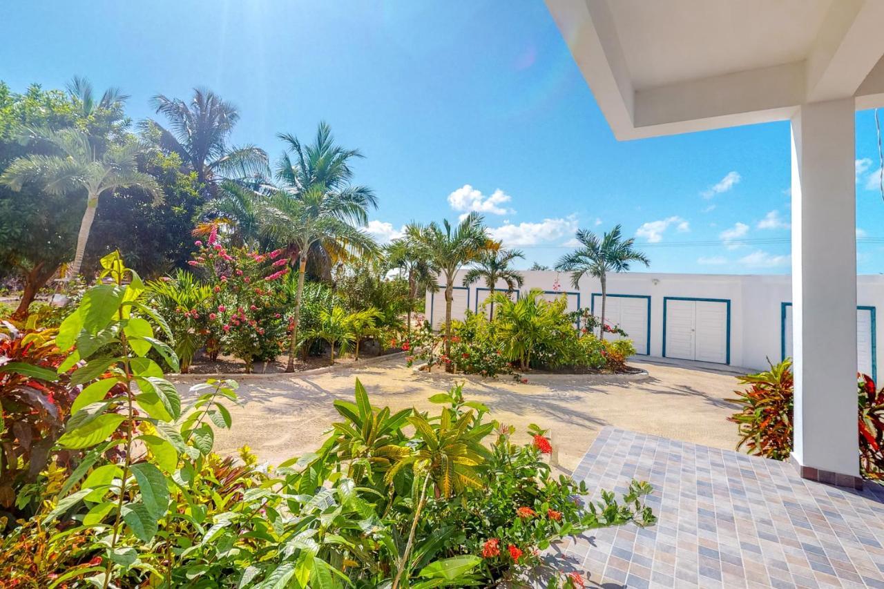 Blue Water Beach Villas San Pedro  Eksteriør bilde